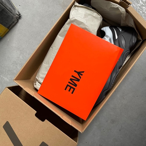 SOLD ‼️ - Picture 2 of 4